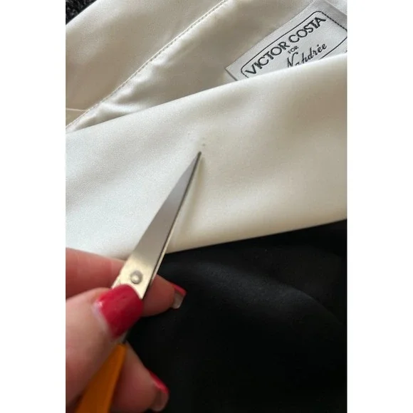 80s Victor Costa Nahdree Evening Dress Size 8 Black White Flower Off Shoulder - Picture 15 of 15